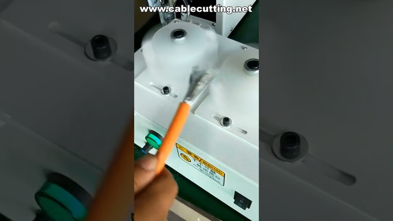 เครื่องแปรงสายเคเบิลอัตโนมัติและเครื่องแยกชั้นชีลด์ | อุปกรณ์เตรียมสายไฟสำหรับอุตสาหกรรม