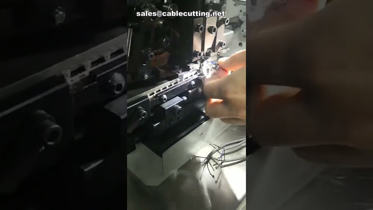 เครื่องปอกและคริมพ์ขั้วต่อสายไฟอัตโนมัติ | Automatic Striper Crimper Machine